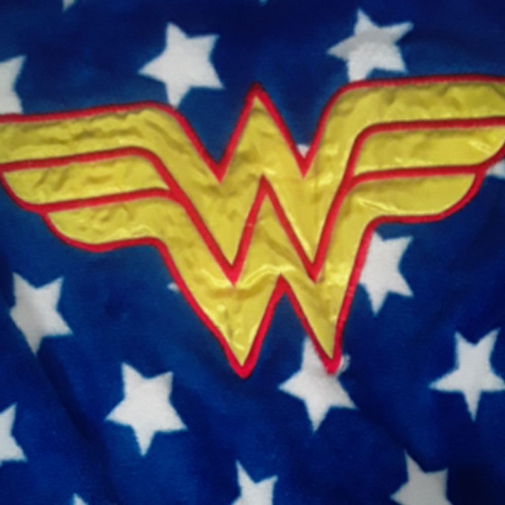 Red Robe, Blue White Stars - Picture 6 of 6